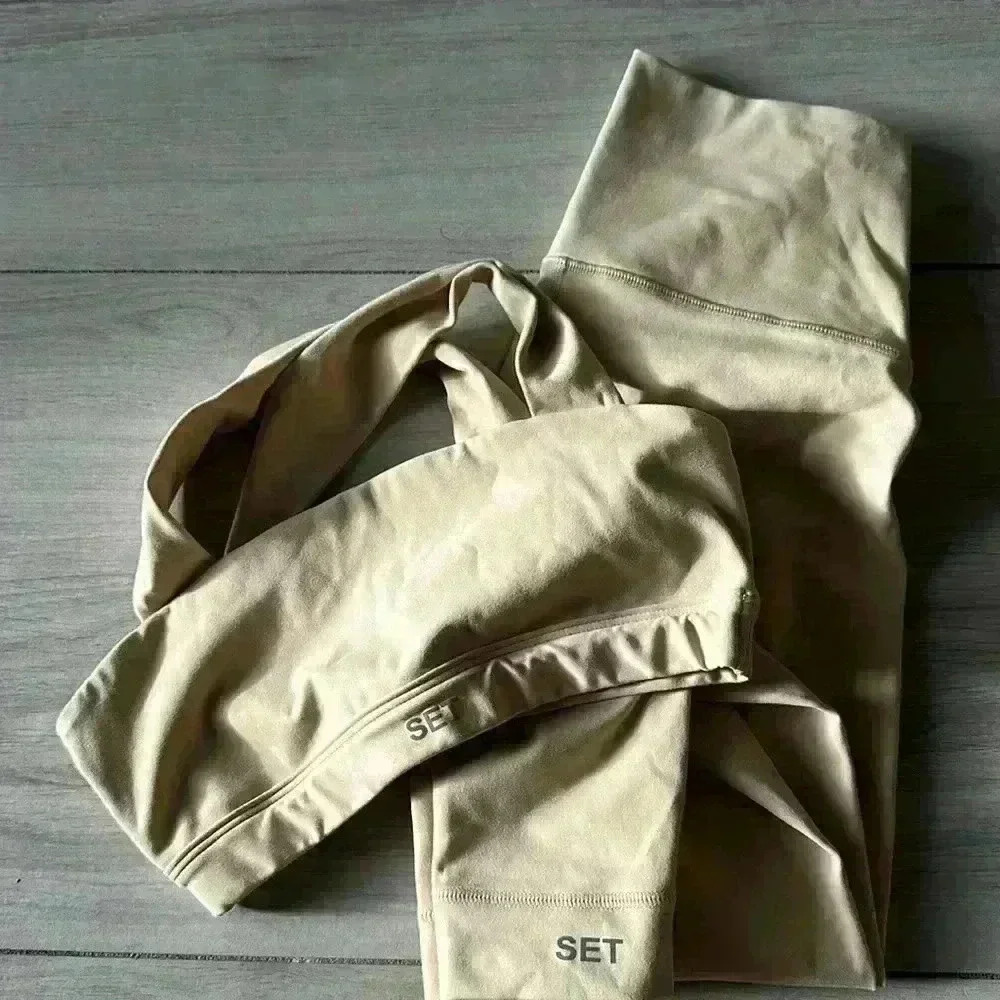 Set Active two piece set